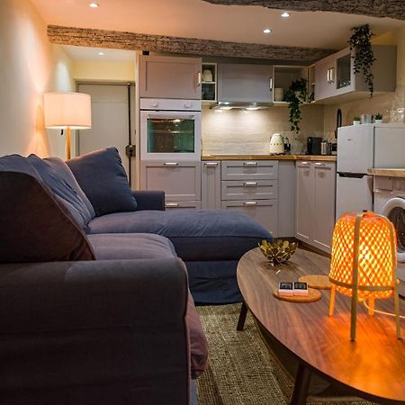 Nice Vieille Ville Appartement Neuf Et Cosy, Deux Chambres, 6 Couchages Luaran gambar