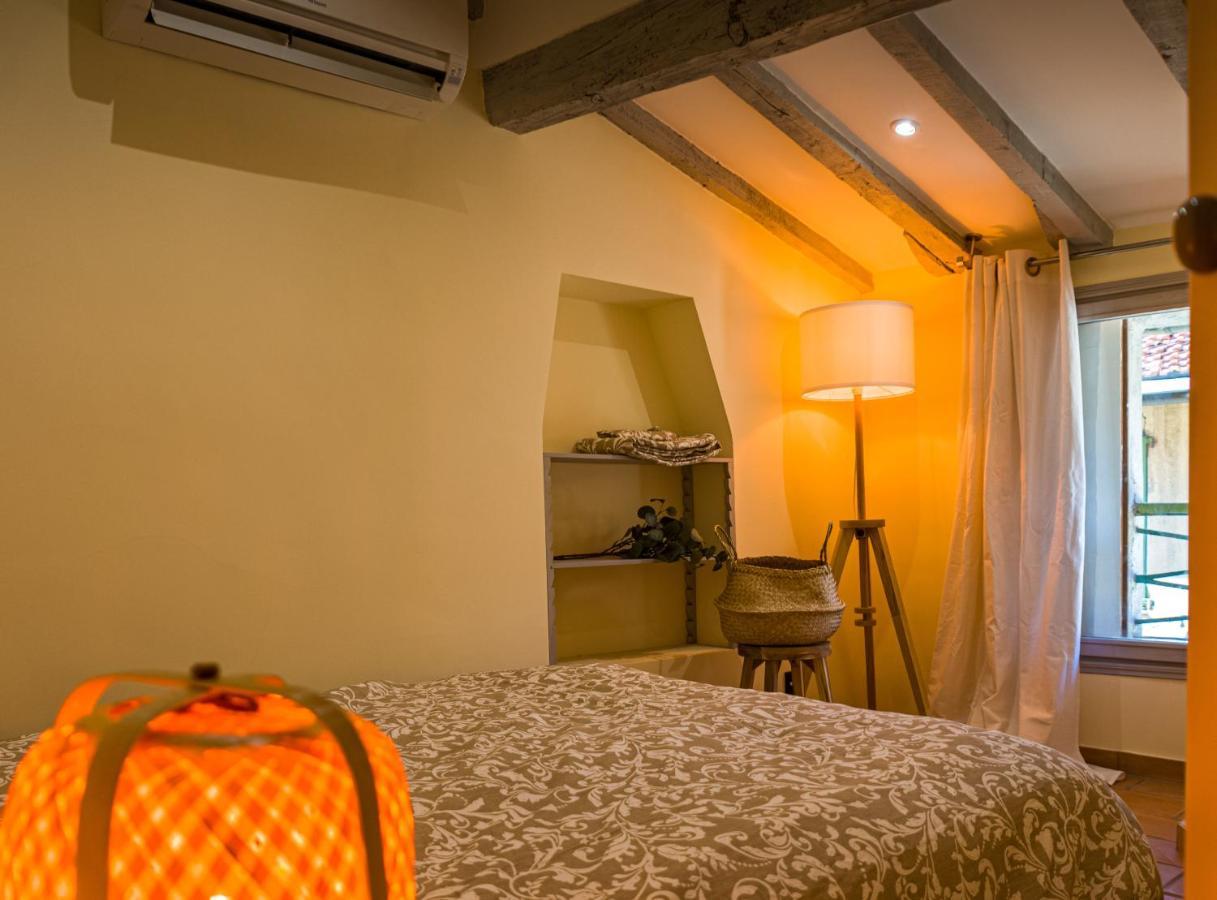 Nice Vieille Ville Appartement Neuf Et Cosy, Deux Chambres, 6 Couchages Luaran gambar